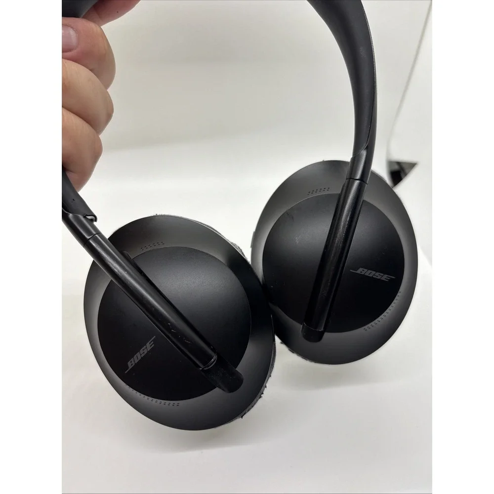 Bose Noise Cancelling 700 Bluetooth Wireless Over-Ear Headphones 794297-0100